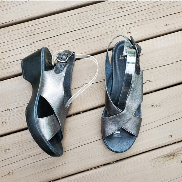 Dansko Jacinda Metallic Pewter Silver Criss Cross Strappy Slingback Sandals 42 - Picture 2 of 9